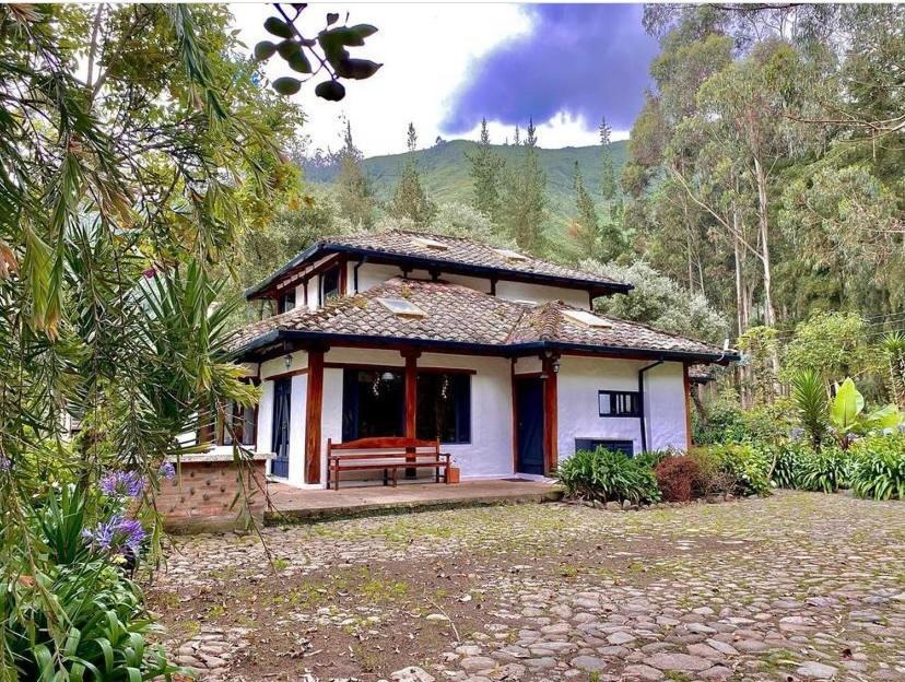 오타발로 Hacienda San Juan De La Vega B&B 외부 사진