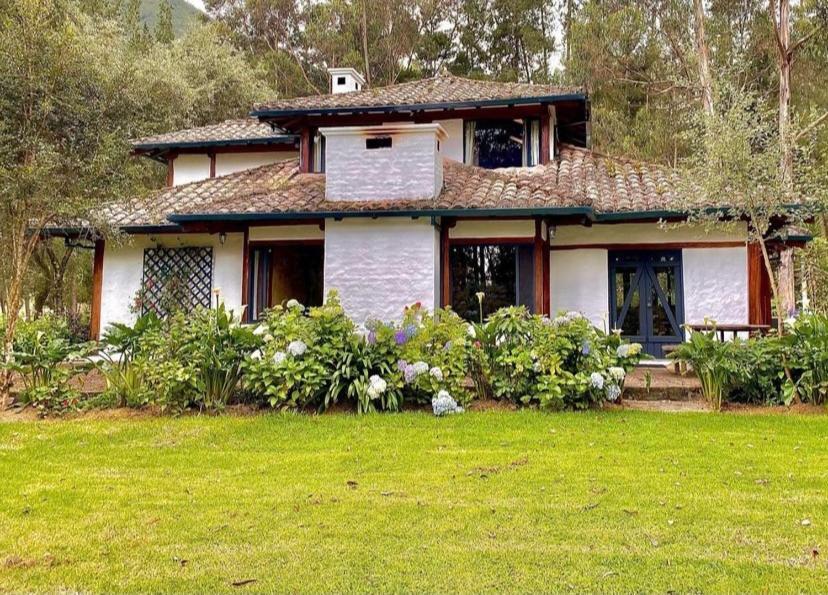 오타발로 Hacienda San Juan De La Vega B&B 외부 사진